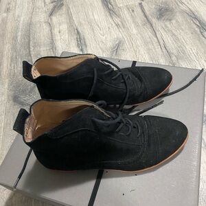Ladies shoe